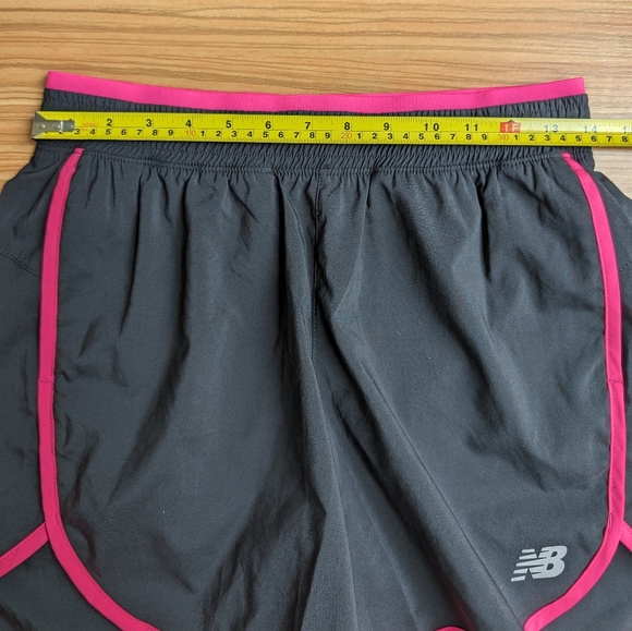 New Balance running shorts small women's black + neon pink Athletic Apparel - Picture 2 of 6